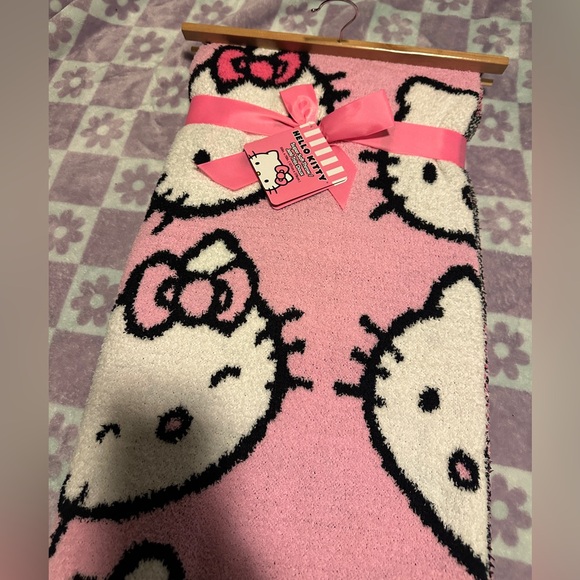 Hello Kitty throw blanket